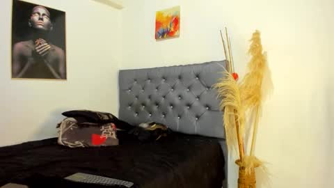 NAJAYLAINDEPENDENT MODEL online show from 03-18-26, 12:08