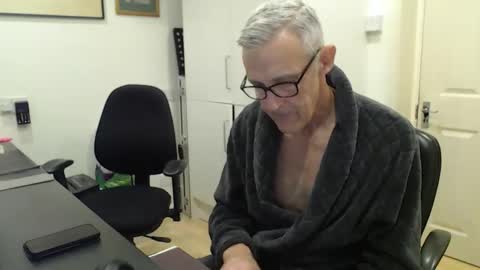 Snapshot of nakedcarpenteruk chatting on 03-09-26, 02:54 nakedcarpenteruk online show from 03-09-26, 02:54