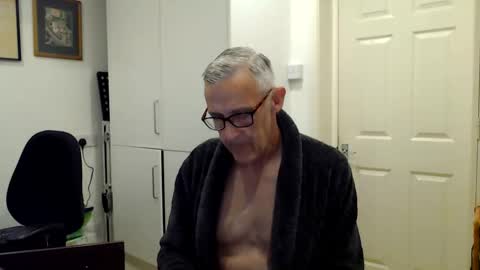 Snapshot of nakedcarpenteruk chatting on 05-21-26, 10:50 nakedcarpenteruk online show from 05-21-26, 10:50