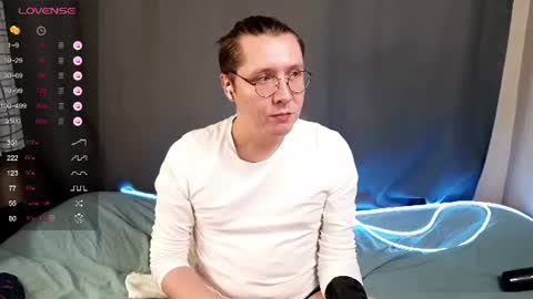 Isaac online show from 07-10-26, 06:10