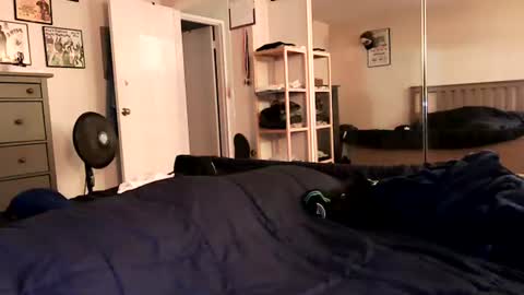 Snapshot of nakedmonkey chatting on 06-21-26, 01:08 nakedmonkey online show from 06-21-26, 01:08