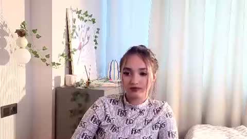 Snapshot of nakishaspanicek chatting on 06-19-26, 10:08 Muza online show from 06-19-26, 10:08