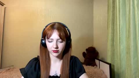 Snapshot of nakitawiggin chatting on 02-15-26, 10:03 Luna online show from 02-15-26, 10:03