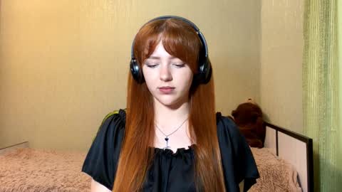 Snapshot of nakitawiggin chatting on 02-16-26, 10:11 Luna online show from 02-16-26, 10:11