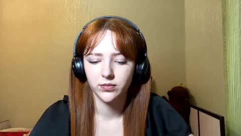 Snapshot of nakitawiggin chatting on 02-17-26, 10:01 Luna online show from 02-17-26, 10:01