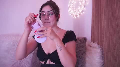 Nalia Adams online show from 10-20-25, 02:17