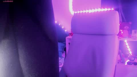 Snapshot of nami_white chatting on 09-22-25, 04:14 nami_white online show from 09-22-25, 04:14