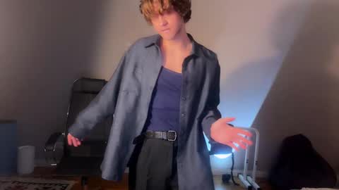 Snapshot of namiraaxel chatting on 12-03-24, 09:01 Georges online show from 12-03-24, 09:01