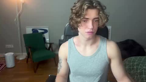 Snapshot of namiraaxel chatting on 02-11-25, 06:30 Georges online show from 02-11-25, 06:30