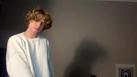 Snapshot of namiraaxel chatting on 10-21-25, 07:25 Georges online show from 10-21-25, 07:25