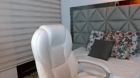 Snapshot of nana_levy chatting on 12-14-24, 04:34 Nana levy online show from 12-14-24, 04:34