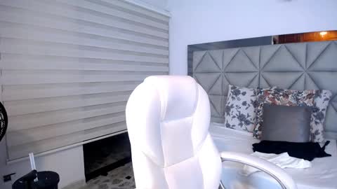 Snapshot of nana_levy chatting on 12-28-24, 10:36 Nana levy online show from 12-28-24, 10:36