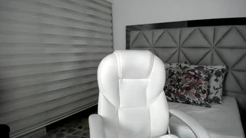 Snapshot of nana_levy chatting on 01-24-25, 03:54 Nana levy online show from 01-24-25, 03:54