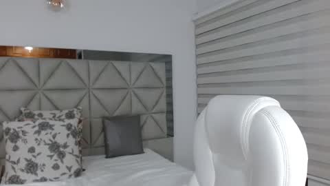 Snapshot of nana_levy chatting on 02-11-25, 10:04 Nana levy online show from 02-11-25, 10:04