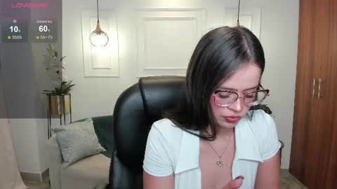 Snapshot of nanaa_snow chatting on 06-30-26, 01:17 Nanaa snow online show from 06-30-26, 01:17