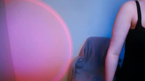 Snapshot of nanafey chatting on 03-05-25, 06:34 your candy online show from 03-05-25, 06:34