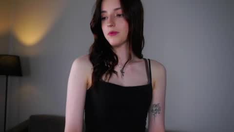 Snapshot of nanalle chatting on 06-25-26, 02:22 Elizabeth online show from 06-25-26, 02:22
