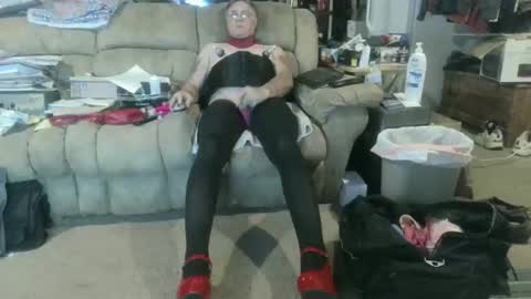 Snapshot of nancyboy_1 chatting on 10-30-25, 12:12 nancyboy_1 online show from 10-30-25, 12:12