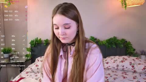 Snapshot of nancycaseys chatting on 11-29-25, 05:10 Luna online show from 11-29-25, 05:10