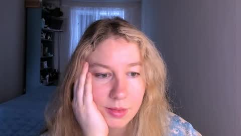 Nancy online show from 04-07-26, 07:42