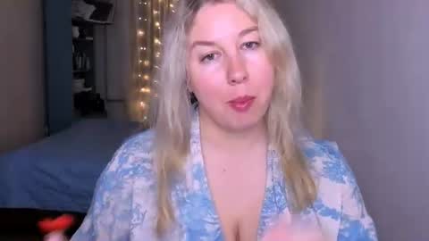 Snapshot of nancysanders chatting on 06-20-26, 06:11 Nancy online show from 06-20-26, 06:11