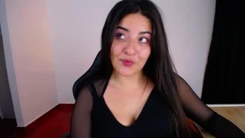 Snapshot of nani_gutierrez chatting on 06-26-26, 11:20 Nani online show from 06-26-26, 11:20