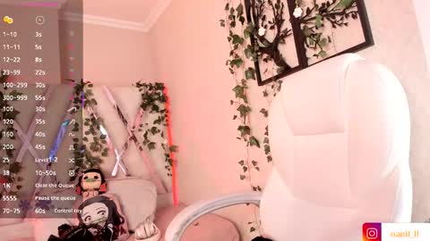 Snapshot of nanit_l chatting on 10-18-25, 07:47 anna online show from 10-18-25, 07:47