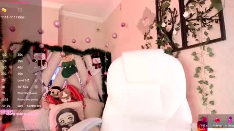 Snapshot of nanit_l chatting on 12-14-25, 12:05 anna online show from 12-14-25, 12:05