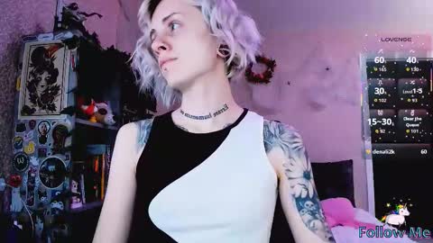 Monday-Friday 12-4 AM and 6-9 AM New York time online show from 11-05-25, 08:31