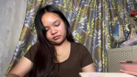 Snapshot of nannettecousey chatting on 05-18-26, 03:40 Sophie online show from 05-18-26, 03:40