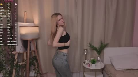 Snapshot of nannetteterrill chatting on 04-15-26, 06:31 nannetteterrill online show from 04-15-26, 06:31