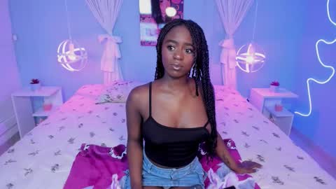 Snapshot of naomi_campell chatting on 02-22-26, 05:55 Naomi online show from 02-22-26, 05:55