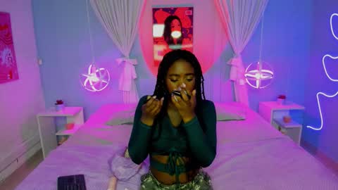 Snapshot of naomi_campell chatting on 02-26-26, 07:35 Naomi online show from 02-26-26, 07:35