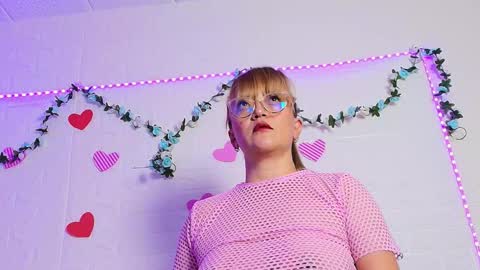 Naomi online show from 11-04-25, 09:03