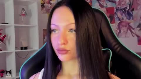 Naomi online show from 11-11-25, 05:18