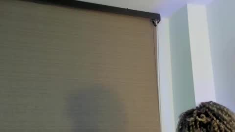 Snapshot of naomidawsonn chatting on 12-19-25, 01:45 naomidawson online show from 12-19-25, 01:45