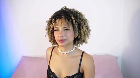 Snapshot of naomidawsonn chatting on 06-02-26, 12:01 naomidawson online show from 06-02-26, 12:01