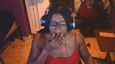 Snapshot of naomifux chatting on 03-24-26, 11:37 Naomi online show from 03-24-26, 11:37