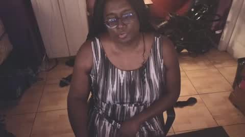 Snapshot of naomifux chatting on 04-12-26, 02:00 Naomi online show from 04-12-26, 02:00