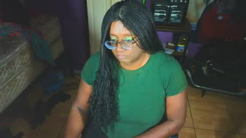 Snapshot of naomifux chatting on 04-29-26, 06:28 Naomi online show from 04-29-26, 06:28