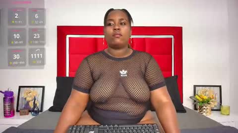 naomigrace_ online show from 10-07-25, 11:07