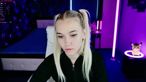 Snapshot of naomihita chatting on 10-31-25, 09:54 naomihita online show from 10-31-25, 09:54