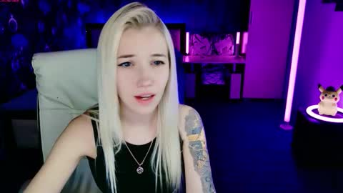 Snapshot of naomihita chatting on 11-06-25, 03:02 naomihita online show from 11-06-25, 03:02