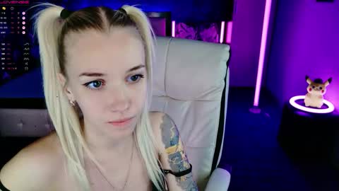 Snapshot of naomihita chatting on 11-13-25, 05:01 naomihita online show from 11-13-25, 05:01