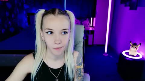 Snapshot of naomihita chatting on 11-19-25, 10:48 naomihita online show from 11-19-25, 10:48