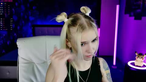 Snapshot of naomihita chatting on 11-25-25, 02:39 naomihita online show from 11-25-25, 02:39