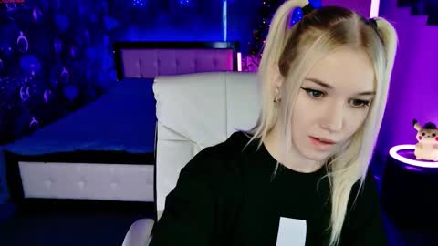 naomihita online show from 12-21-25, 09:16