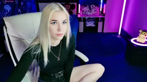 Snapshot of naomihita chatting on 06-05-26, 12:33 naomihita online show from 06-05-26, 12:33