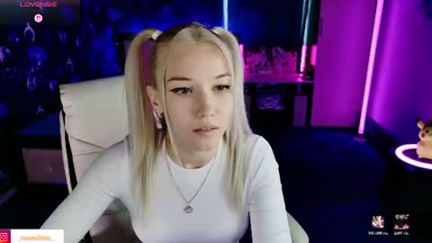 Snapshot of naomihita chatting on 07-05-26, 10:44 naomihita online show from 07-05-26, 10:44