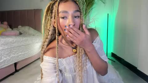 Naomii online show from 09-10-25, 12:43